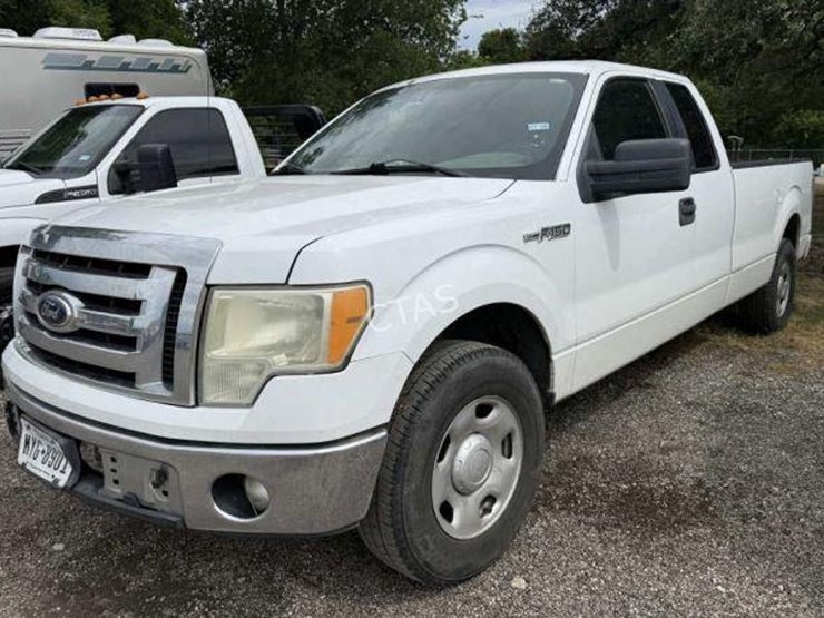 2011-ford-f150-xlt-image-1