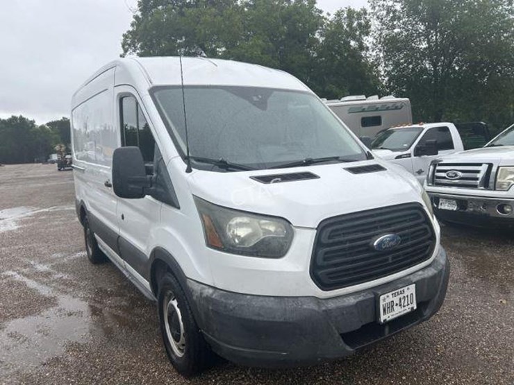 2017-ford-transit-image-3