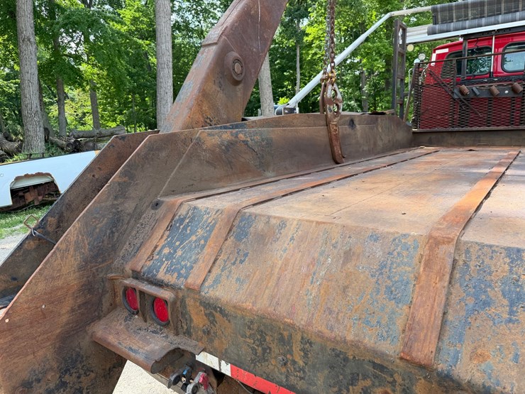 #1510-•-sterling-quad-axle-rolloff-truck-image-32