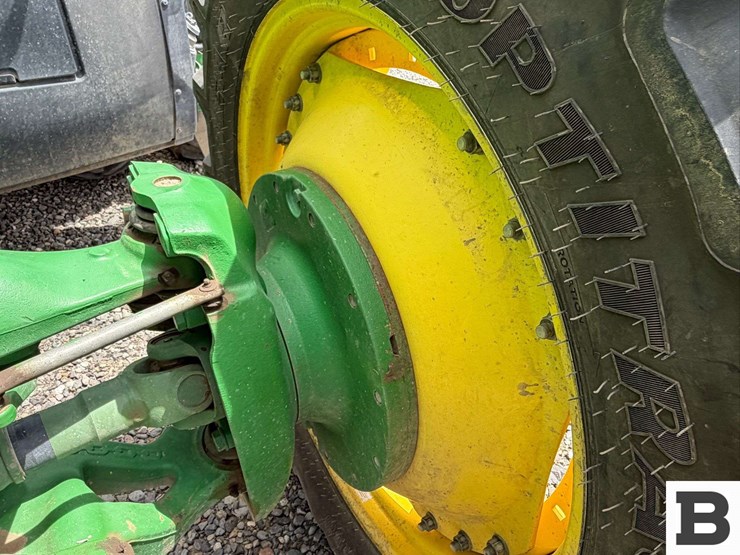 2014-john-deere-8345r-image-16