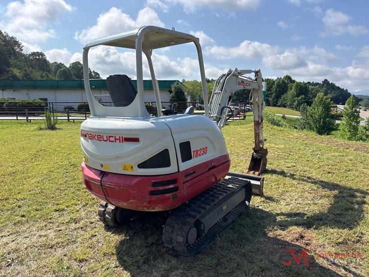 takeuchi-tb230-image-6