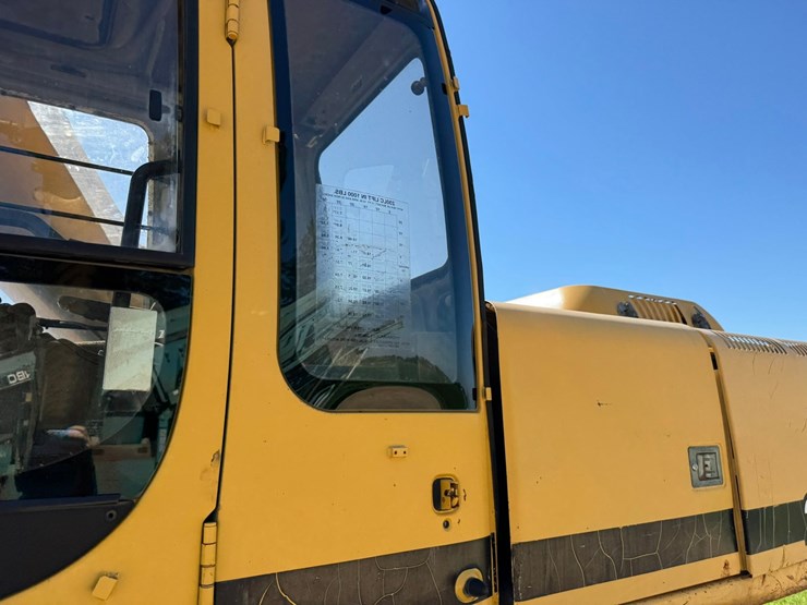 deere-230-lc-image-12