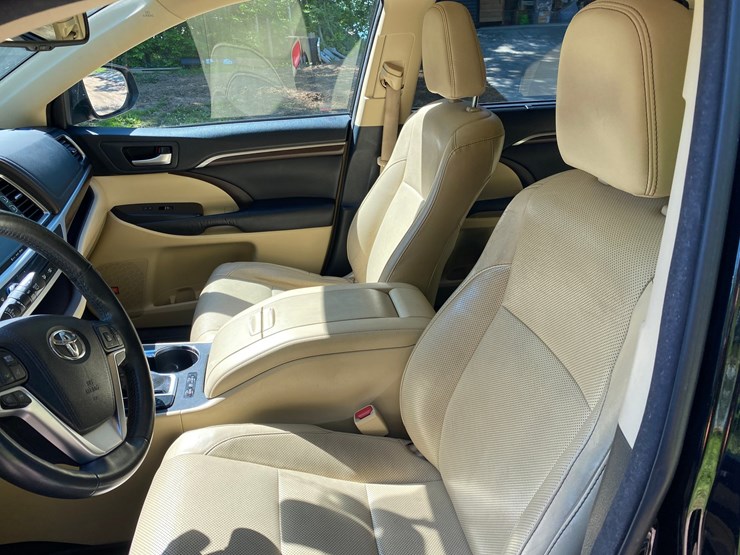 2016-toyota-highlander-image-29