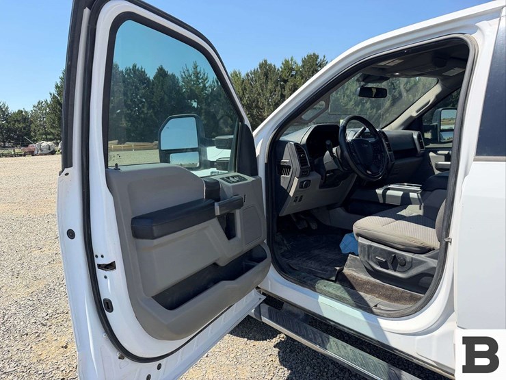 2020-ford-f150-image-17