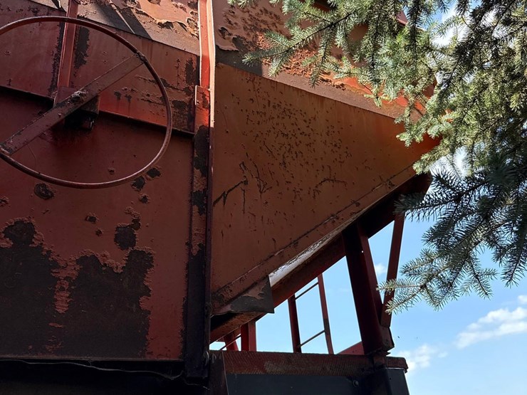 approx-300bu-holding-bin-with-stand-image-12