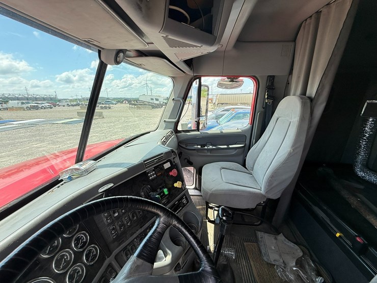 #47453-•-inop-2007-freightliner-columbia-t/a-truck-tractor-1fuja6cy07lx38975-inv#-47453-image-20