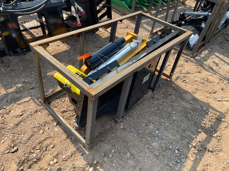 #18341-•-unused-2026-agt-skid-steer-breaker-attachment-(princeton,-mn)-image-1