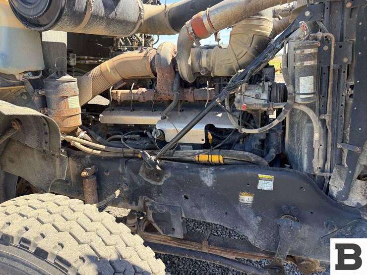 1999-mack-cl713-image-48
