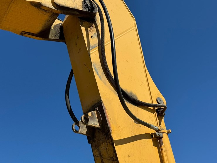 deere-230-lc-image-34