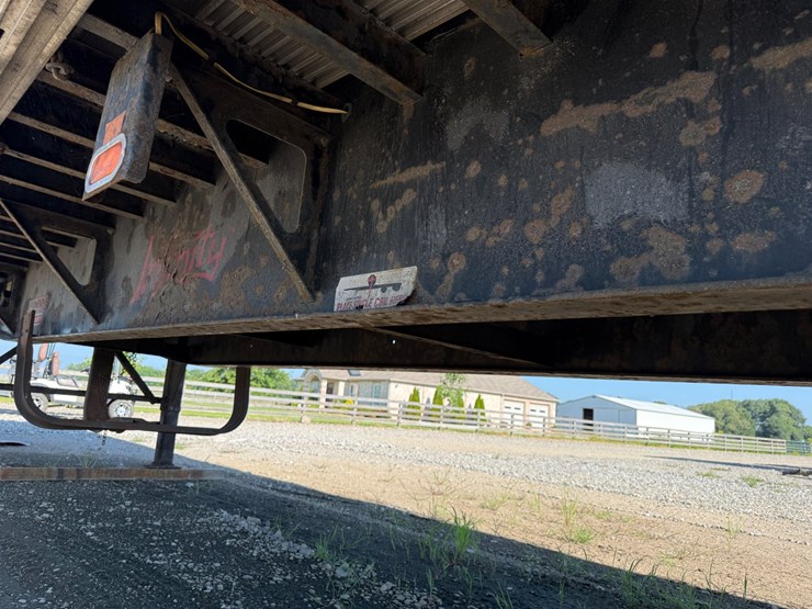 2016-fontaine-flat-bed-trailer-image-18