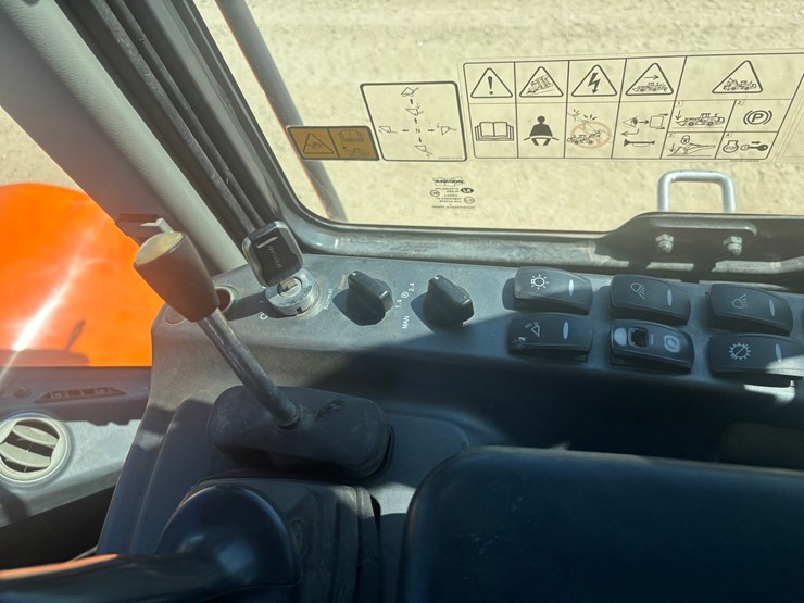 2013-doosan-dl250tc-image-56