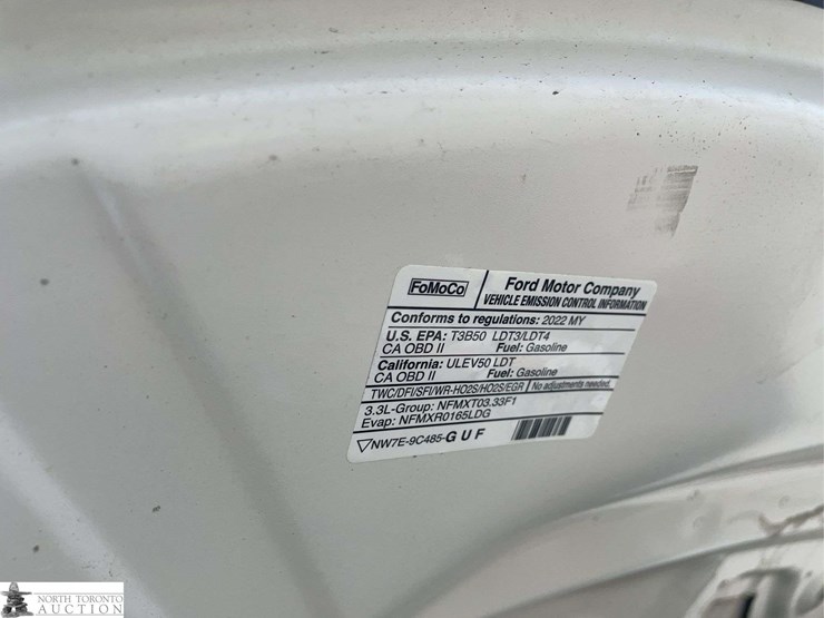 2022-ford-explorer-image-18