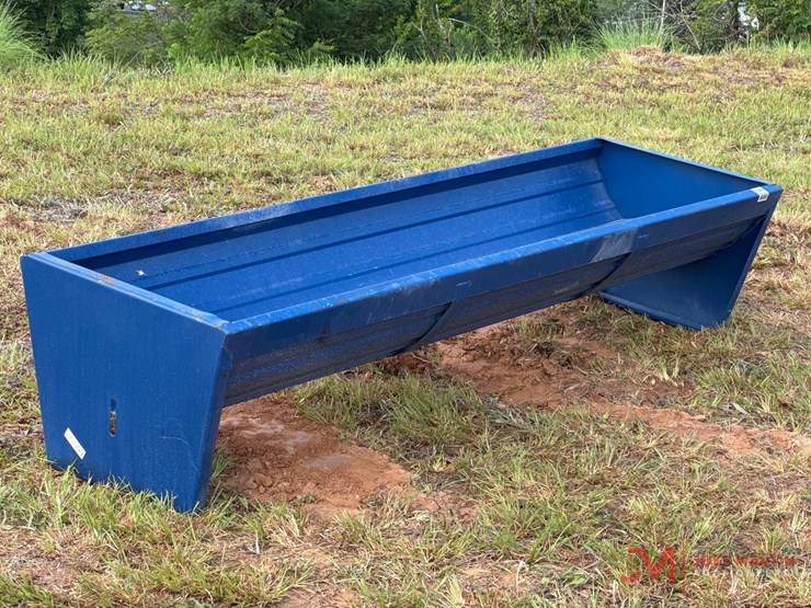 new-90"-x-28"-metal-feed-trough-image-1