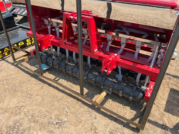 #18393-•-unused-2026-agt-skid-steer-seeder-attachment-(princeton,-mn)-image-5