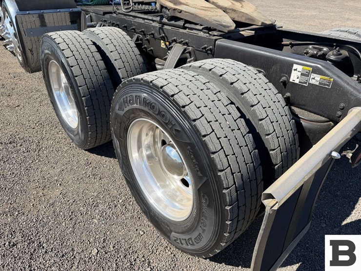 2016-peterbilt-579-image-20