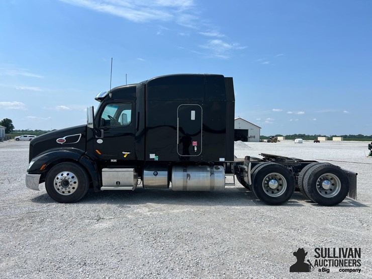 2018-peterbilt-579-image-8