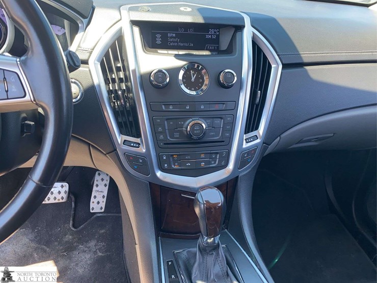 cadillac-srx-image-13