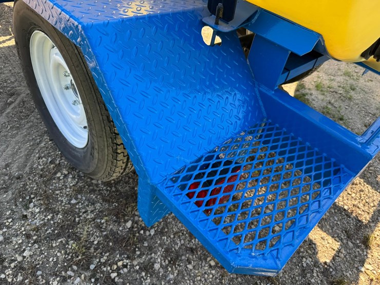 #1890-•-300-gal-towable-hydro-seeder-image-39