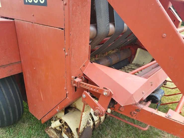 gehl-1600-round-baler-image-28