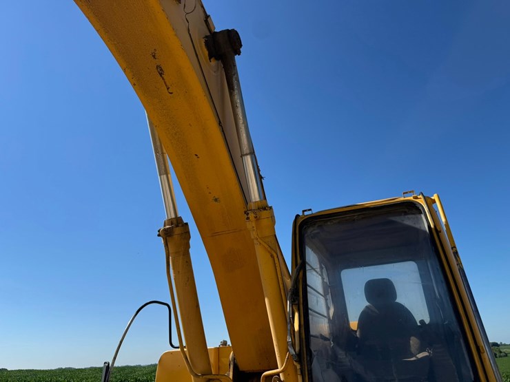 deere-230-lc-image-56