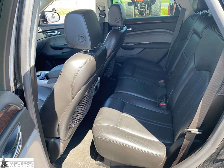 cadillac-srx-image-15