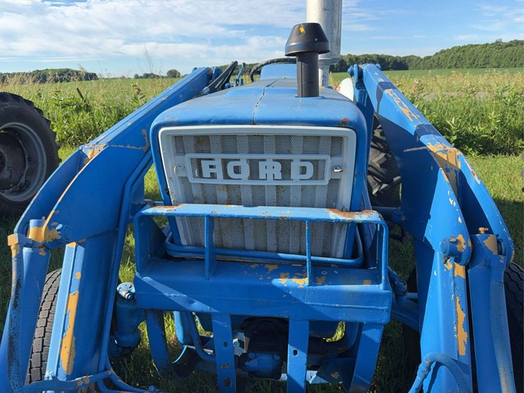 ford-tractor-image-8