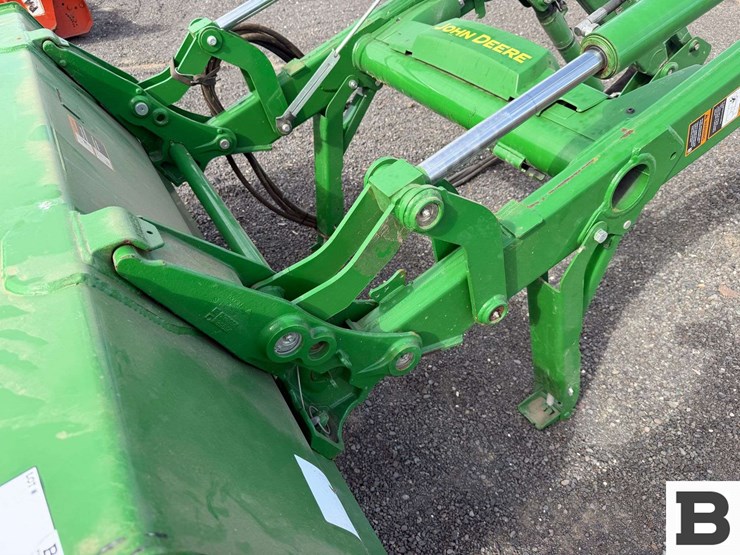 2019-john-deere-520m-image-9