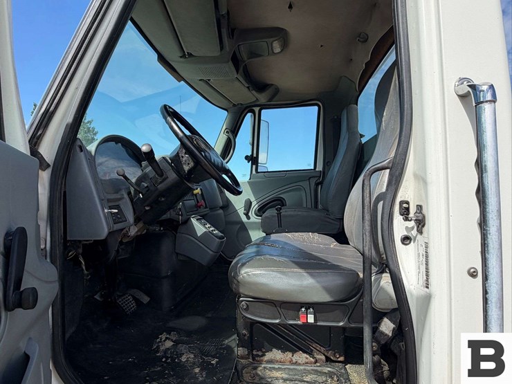 2006-international-durastar-4400-image-43