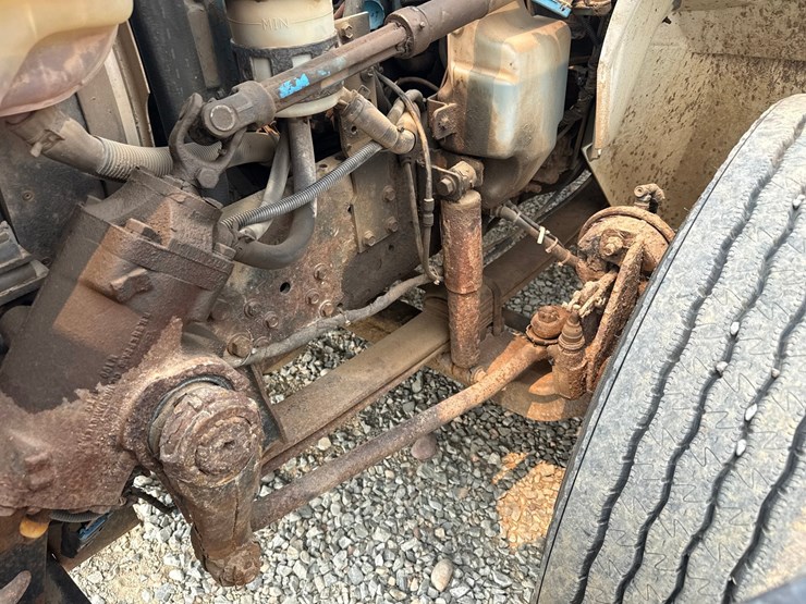 2004-international-durastar-4300-image-53