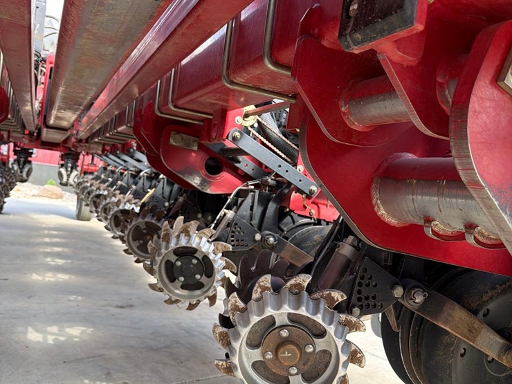 2012-case-ih-1250-image-30