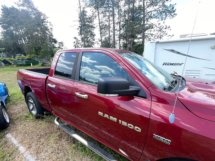 2011-dodge-1500-image-35