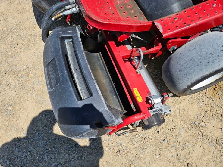 2016-toro-greensmaster-3150-image-11