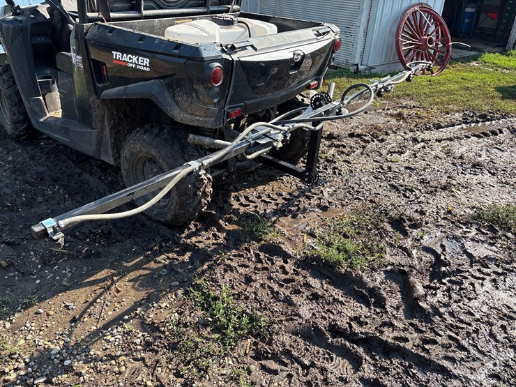 10’-atv-hitch-sprayer-boom-image-1