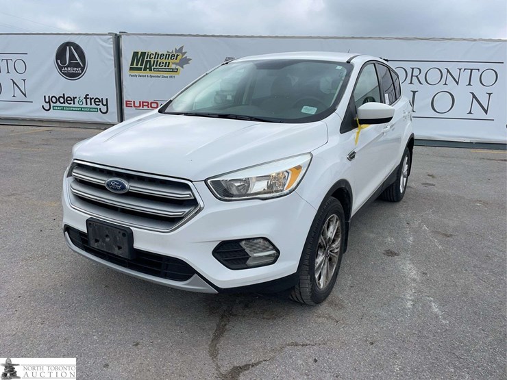 2017-ford-escape-image-1