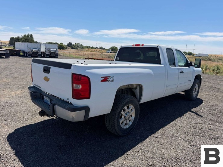 2013-chevrolet-silverado-3500-image-6