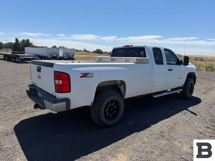 2013-chevrolet-silverado-3500-image-5