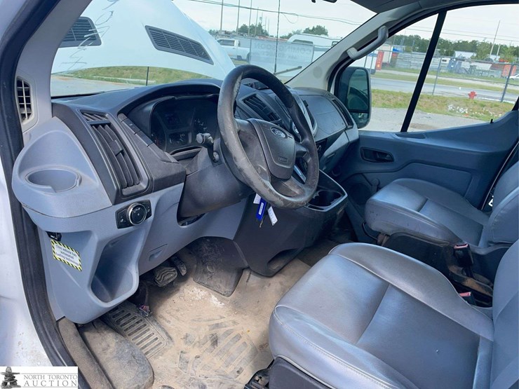 2015-ford-transit-image-11