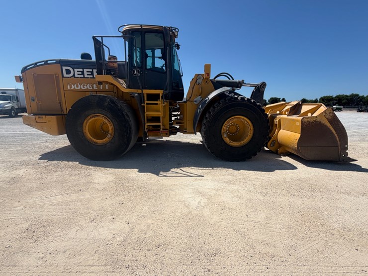 2018-deere-744k-image-4