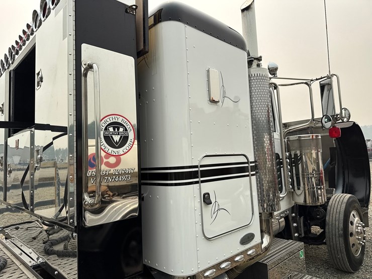 2007-peterbilt-379-image-39