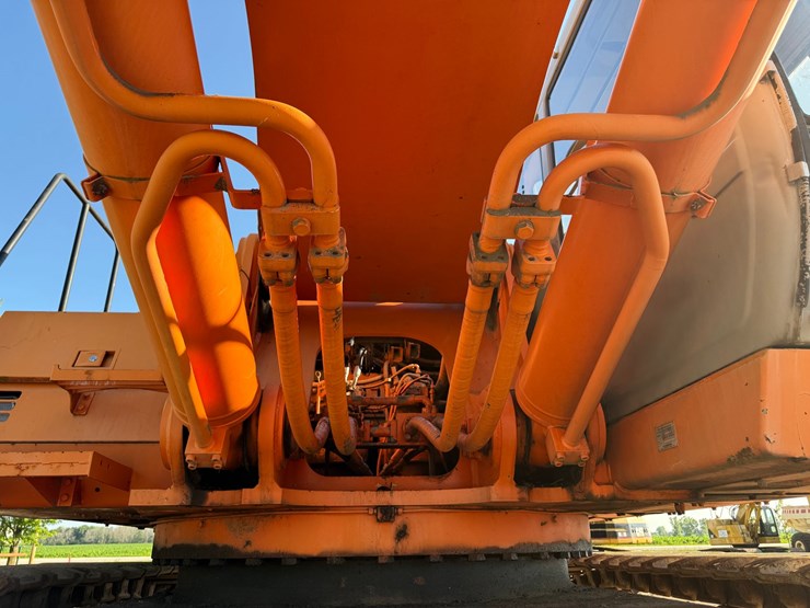 hitachi-ex750-5-image-12