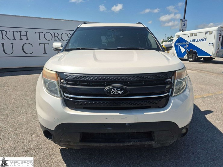 2011-ford-explorer-image-2