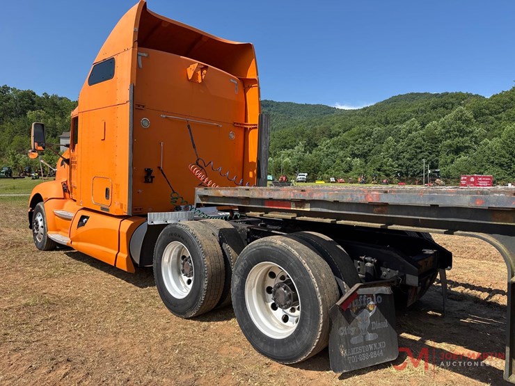 2013-kenworth-t660-image-4