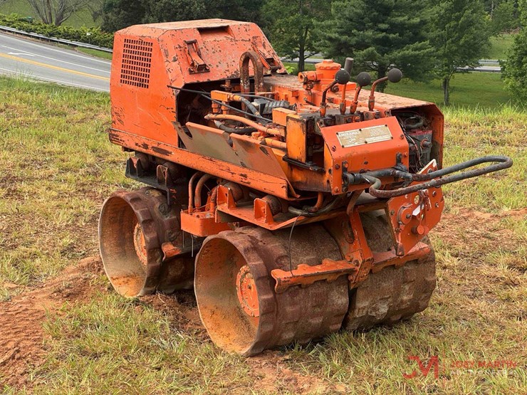 rammax-33l21r-trench-compactor-image-1