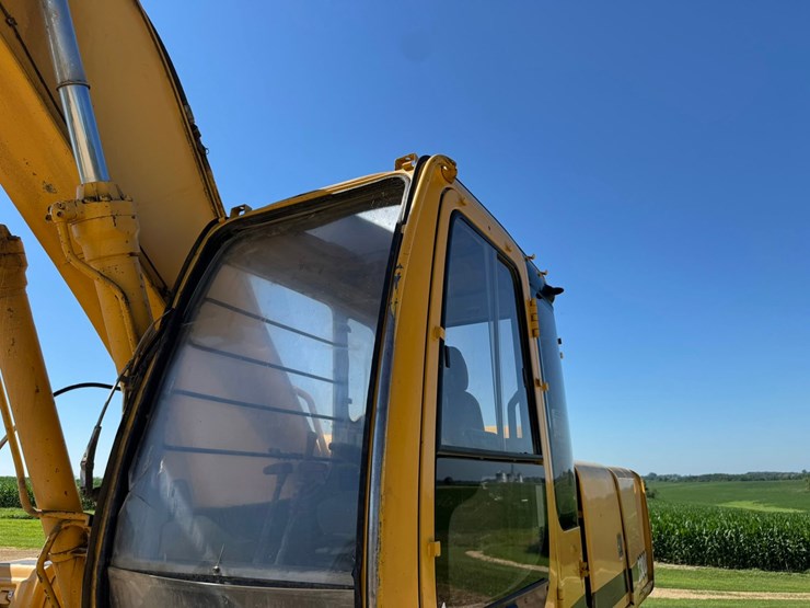 deere-230-lc-image-10