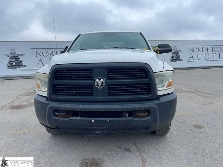 2012-dodge-2500-image-2