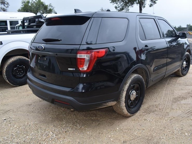2018-ford-explorer-image-5