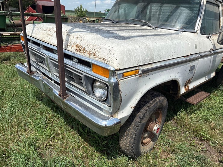 1976-ford-f250-image-13