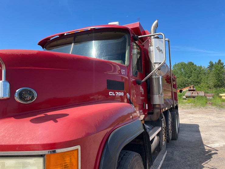 2007-mack-cl700-image-11
