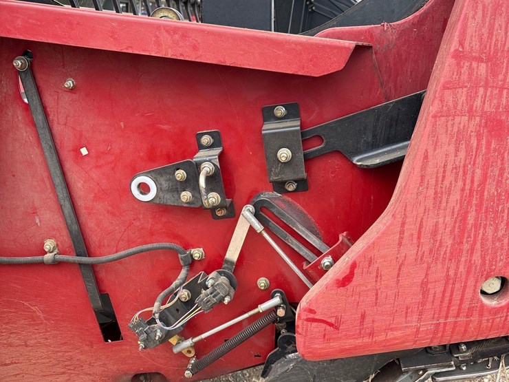 2018-case-ih-3162-image-40
