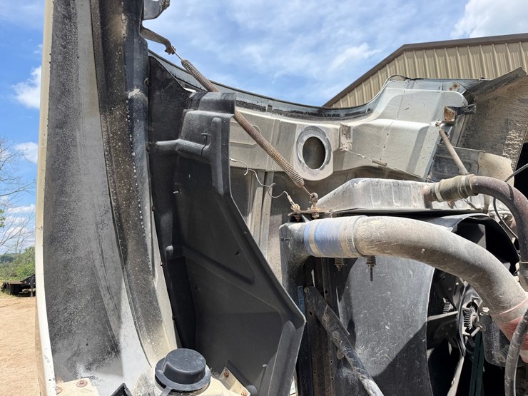 #1509-•-mack-day-cab-truck-tractor-image-12